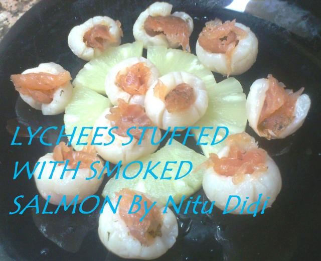LYCHEES STUFFED WITH SMOKED SALMON